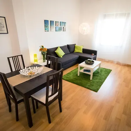 Apartment Holidays2malaga Heredia 3 Bedroom Opposite Port Malaga